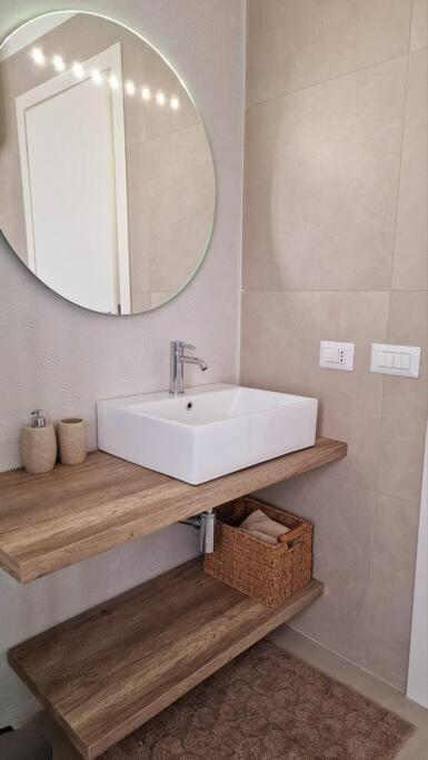 Olivella21 Luxury Apartment Montesanto Napels Buitenkant foto